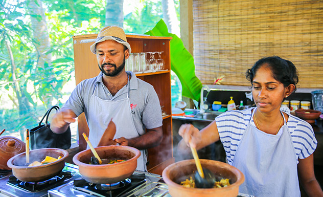 Cook a meal with a local family - Experience - Sri Lanka In Style